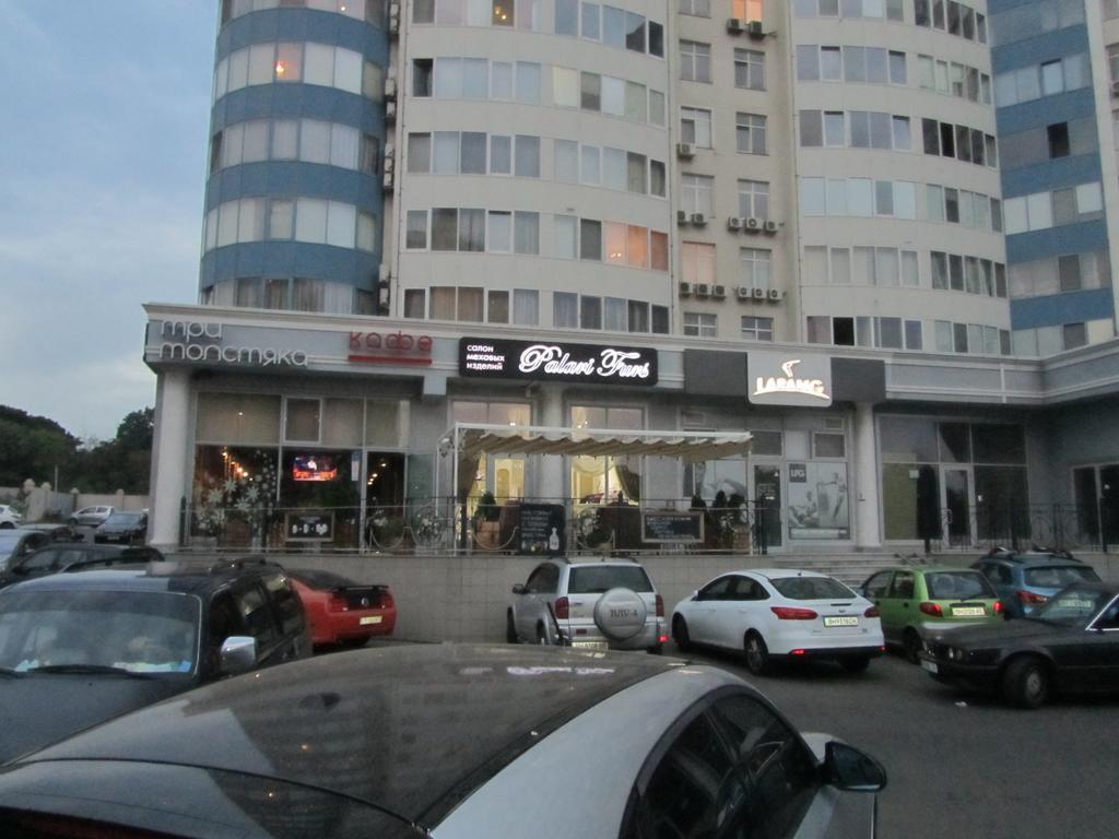 Apartments On Henuezskaya 5 Odesa Exterior photo